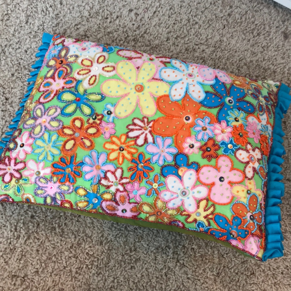 Throw pillow